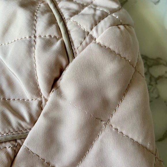 3/$45 ⭐️ H&M Quilted Kids Jacket SIZE US 4-5Y - Picture 9 of 10